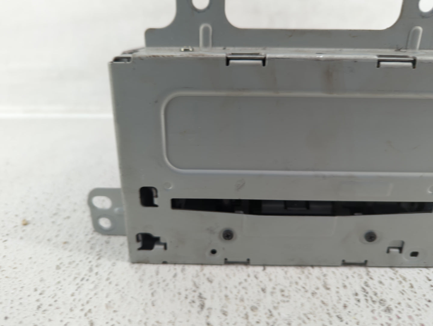 2011-2012 Chevrolet Equinox Am Fm Cd Player Radio Receiver - Oemusedautoparts1.com