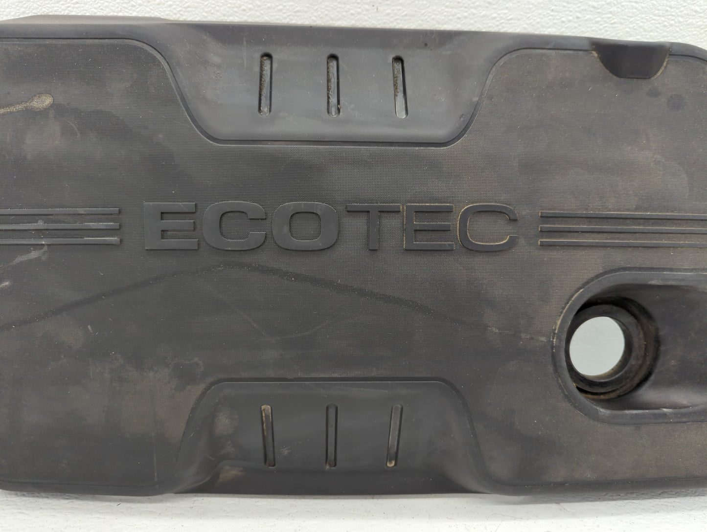 2012 Chevrolet Equinox Engine Cover - Oemusedautoparts1.com