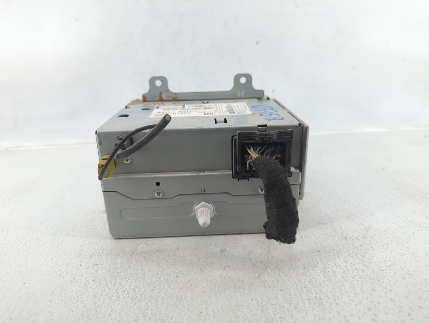 2011-2012 Chevrolet Equinox Radio AM FM Cd Player Receiver Replacement P/N:22870782 Fits Fits 2010 2011 2012 OEM Used Auto P