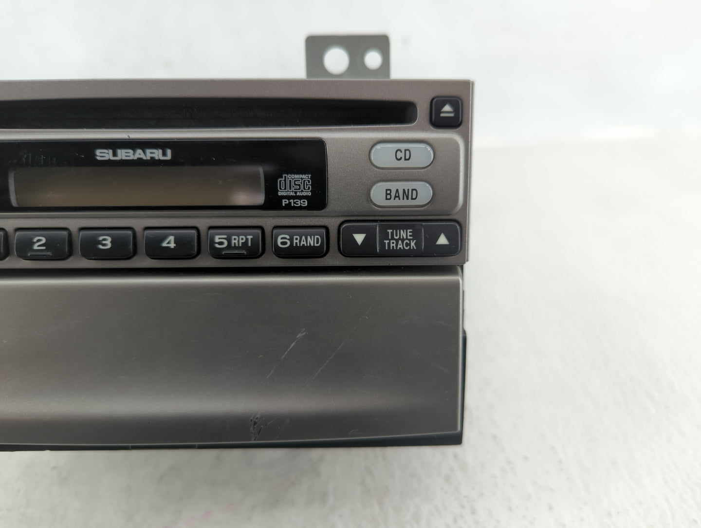 2012 Chevrolet Equinox Radio AM FM Cd Player Receiver Replacement P/N:86201SA360 Fits OEM Used Auto Parts - Oemusedautoparts