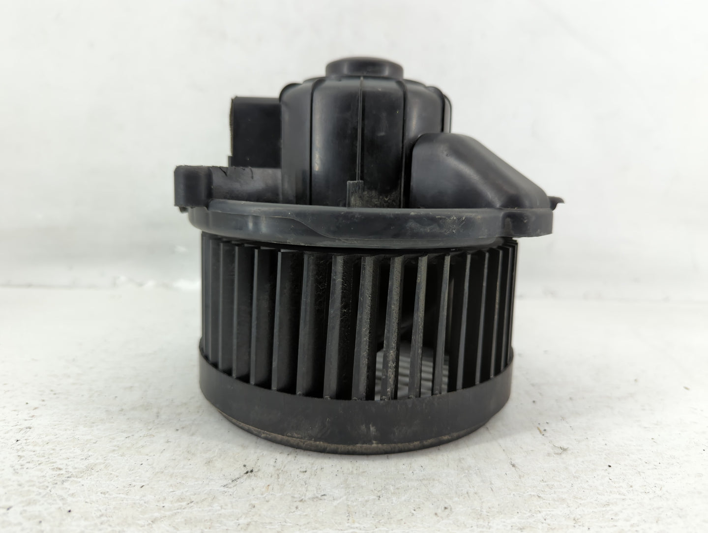 2006-2017 Chevrolet Equinox Rear Heater AC Blower Motor P/N:15812101 Fits OEM Used Auto Parts - Oemusedautoparts1.com