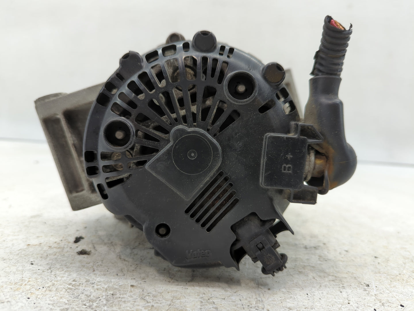 2010-2017 Chevrolet Equinox Alternator Replacement Generator Charging Assembly Engine OEM P/N:13500315 Fits OEM Used Auto Pa