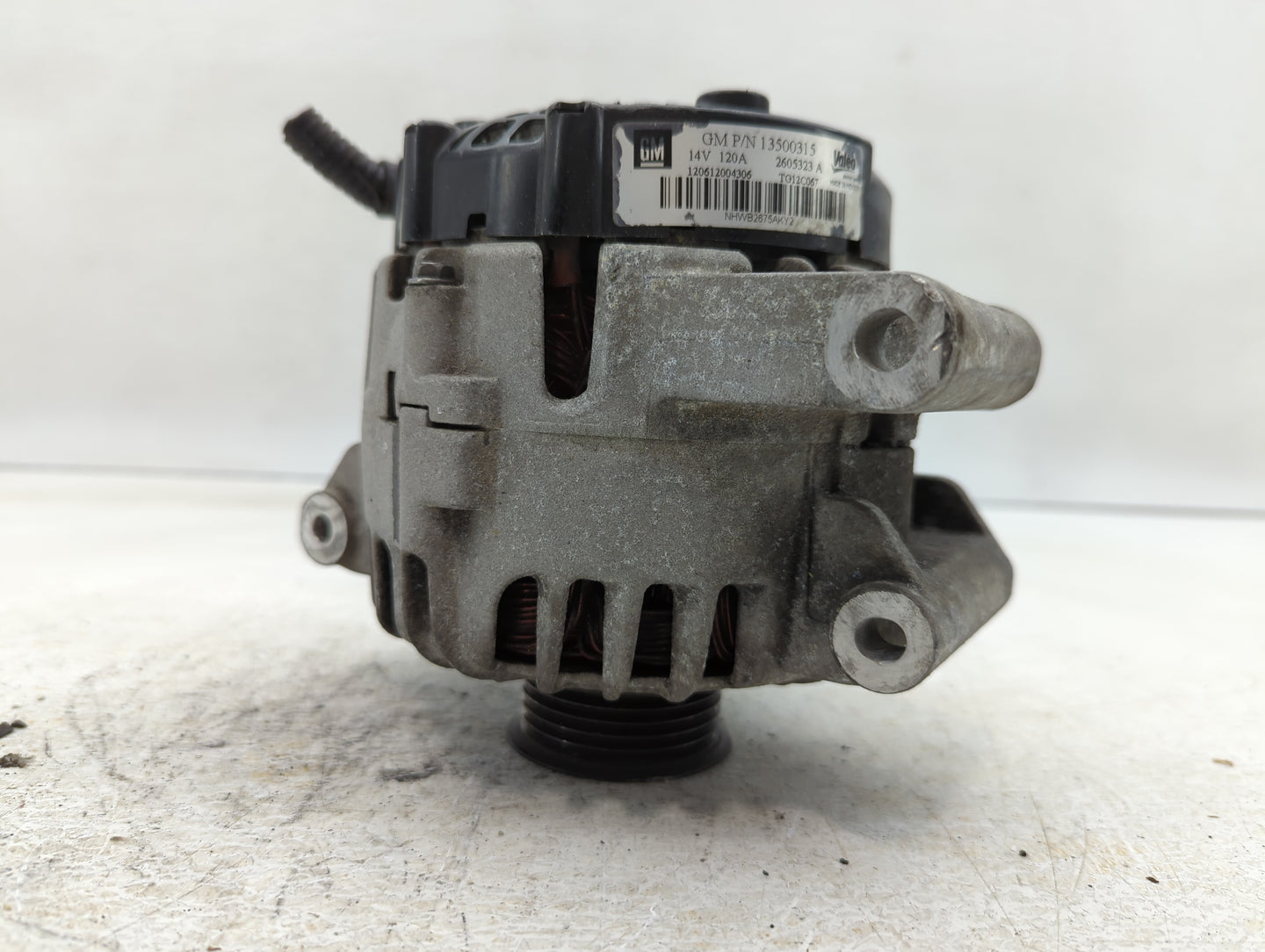2010-2017 Chevrolet Equinox Alternator Replacement Generator Charging Assembly Engine OEM P/N:13500315 Fits OEM Used Auto Pa