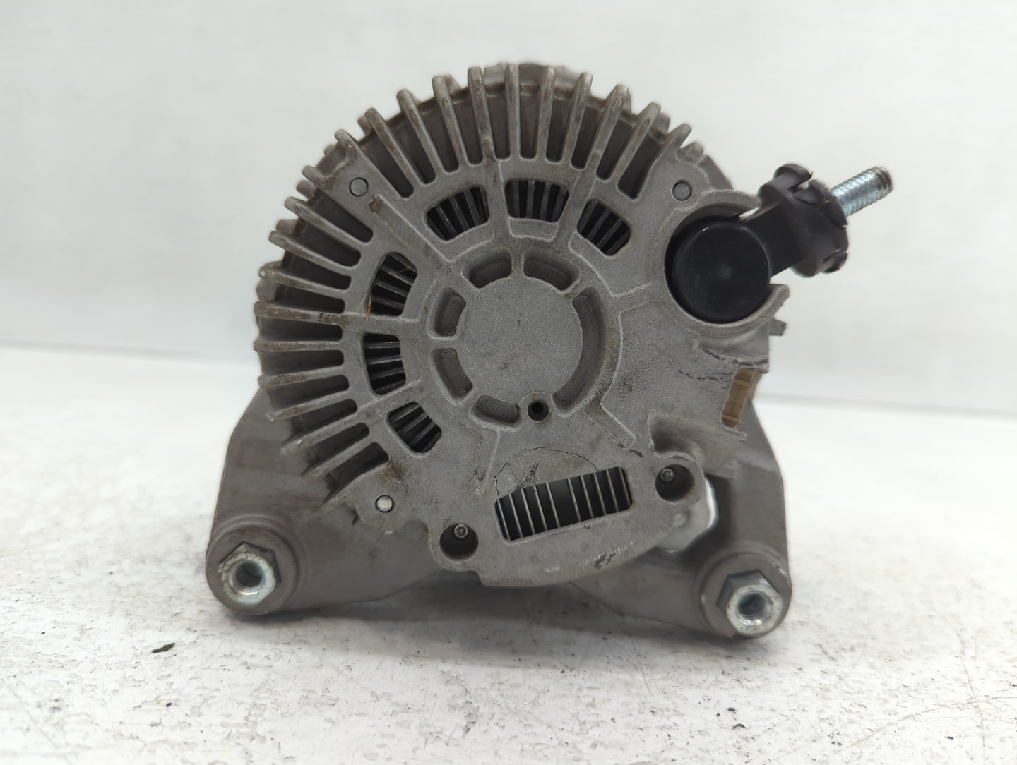 2010-2017 Chevrolet Equinox Alternator Replacement Generator Charging Assembly Engine OEM Fits OEM Used Auto Parts - Oemused