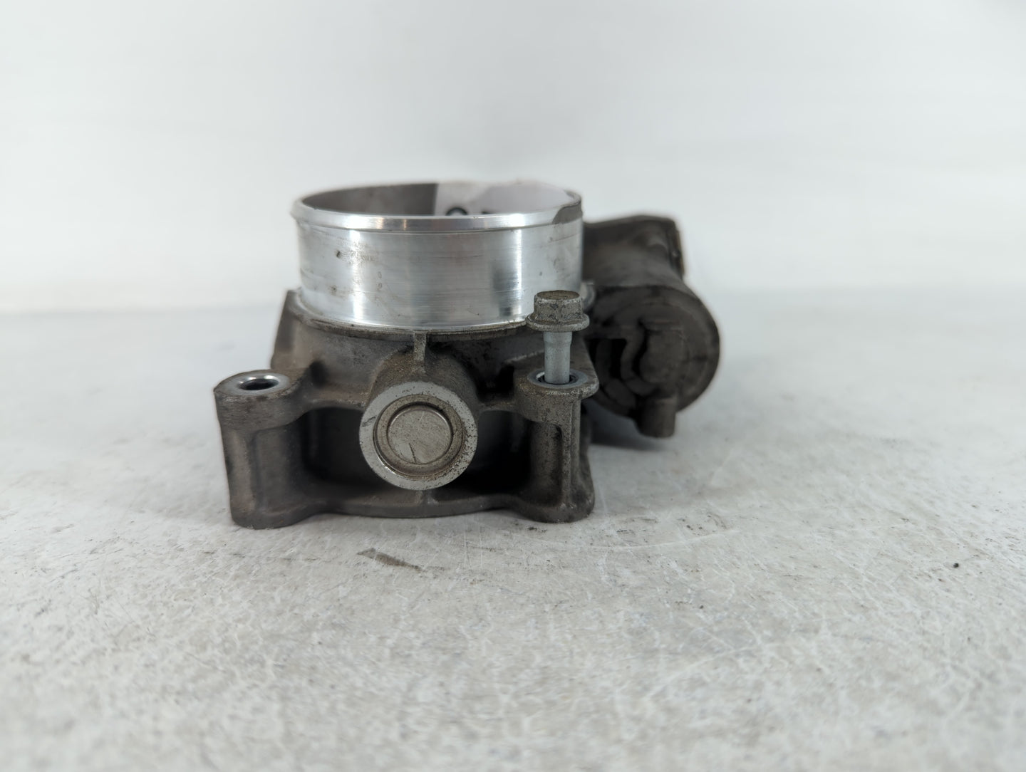 2012-2015 Chevrolet Equinox Throttle Body P/N:12632101CA Fits Fits 2012 2013 2014 2015 OEM Used Auto Parts - Oemusedautopart