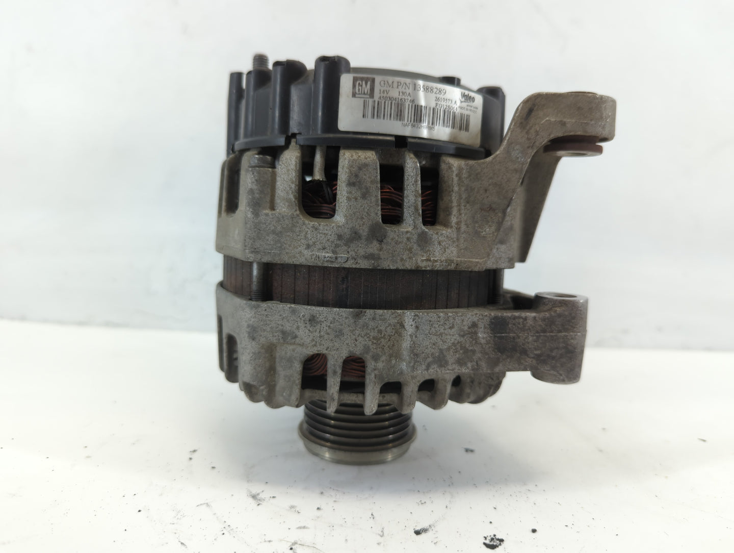 2010-2017 Chevrolet Equinox Alternator Replacement Generator Charging Assembly Engine OEM P/N:13588289 Fits OEM Used Auto Pa