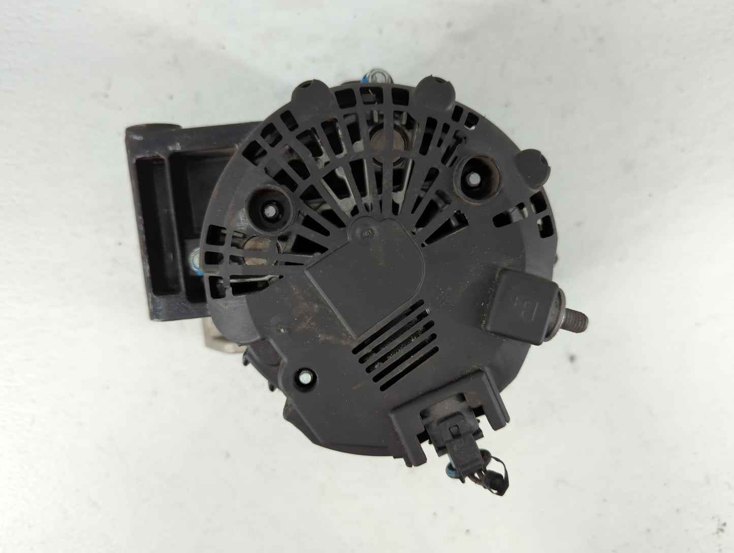 2010-2017 Chevrolet Equinox Alternator Replacement Generator Charging Assembly Engine OEM Fits OEM Used Auto Parts - Oemused