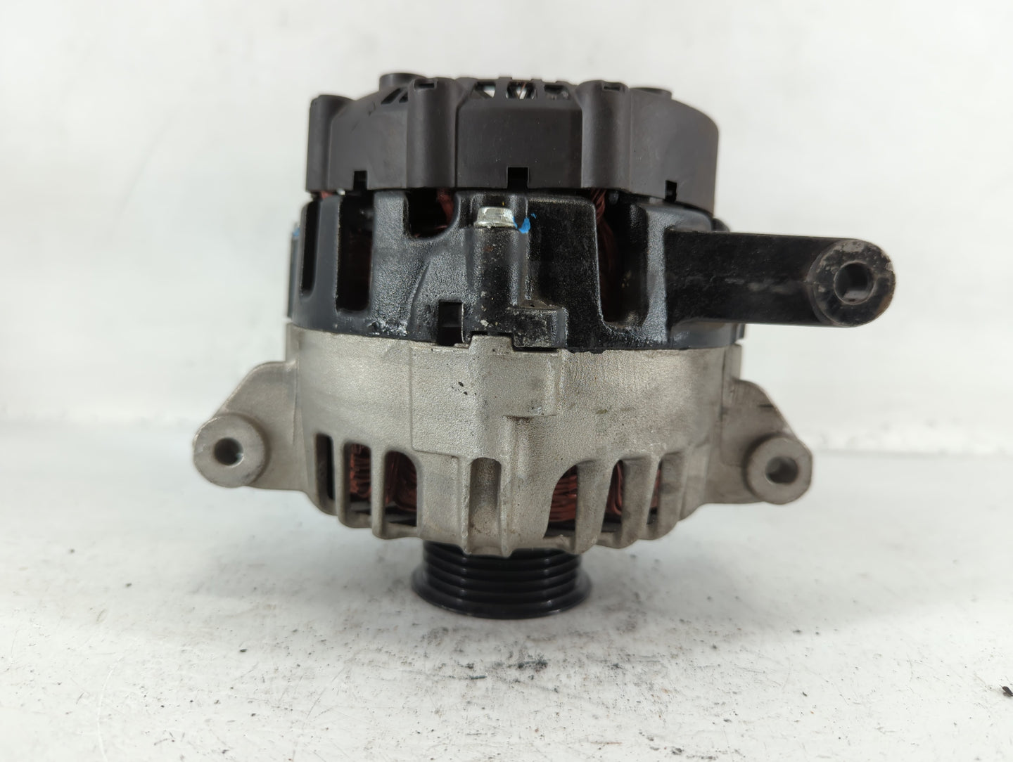 2010-2017 Chevrolet Equinox Alternator Replacement Generator Charging Assembly Engine OEM Fits OEM Used Auto Parts - Oemused