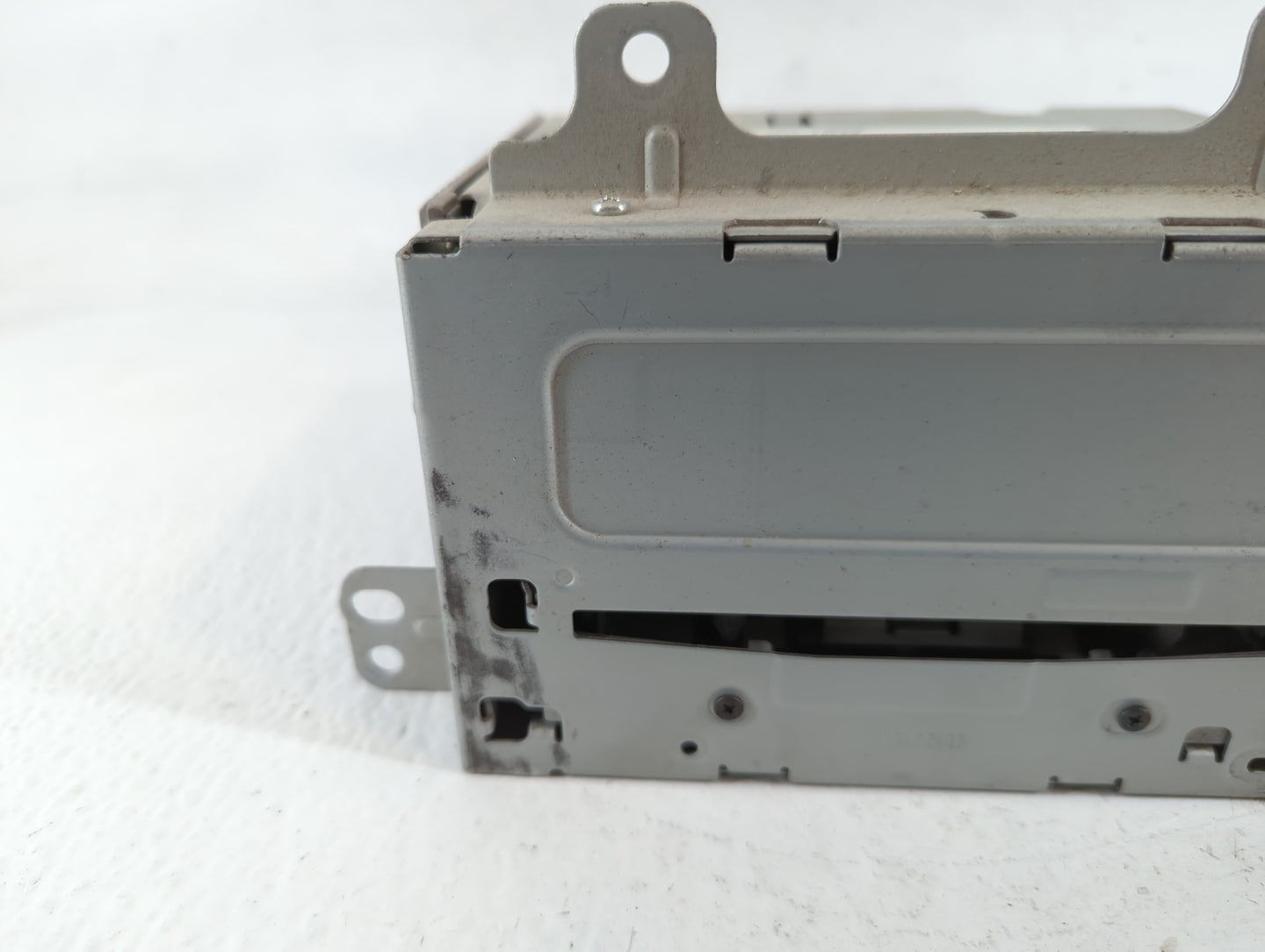 2011-2012 Chevrolet Equinox Am Fm Cd Player Radio Receiver - Oemusedautoparts1.com