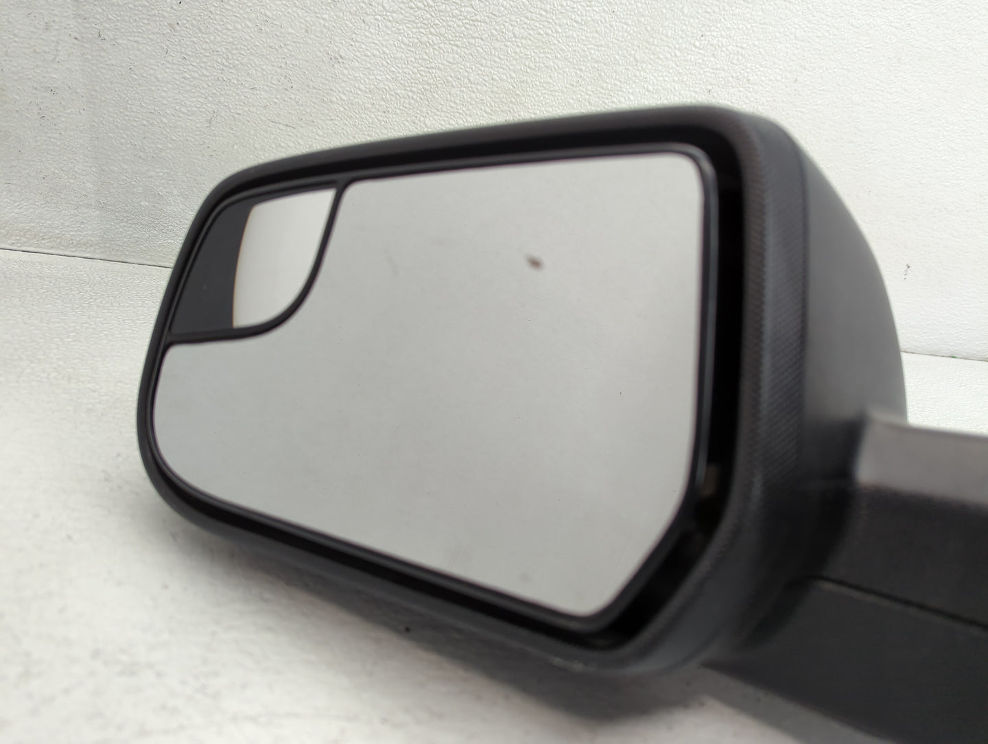 2012-2014 Chevrolet Equinox Driver Side View Mirror - Left Door Mirror OEM Used - Oemusedautoparts1.com