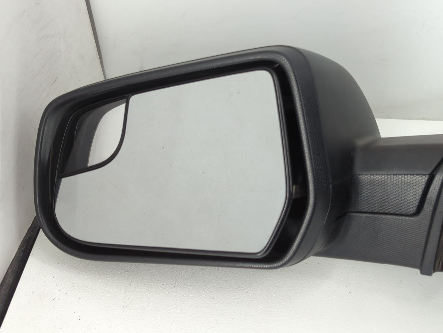 2012-2014 Chevrolet Equinox Driver Side View Mirror - Left Door Mirror OEM Used - Oemusedautoparts1.com