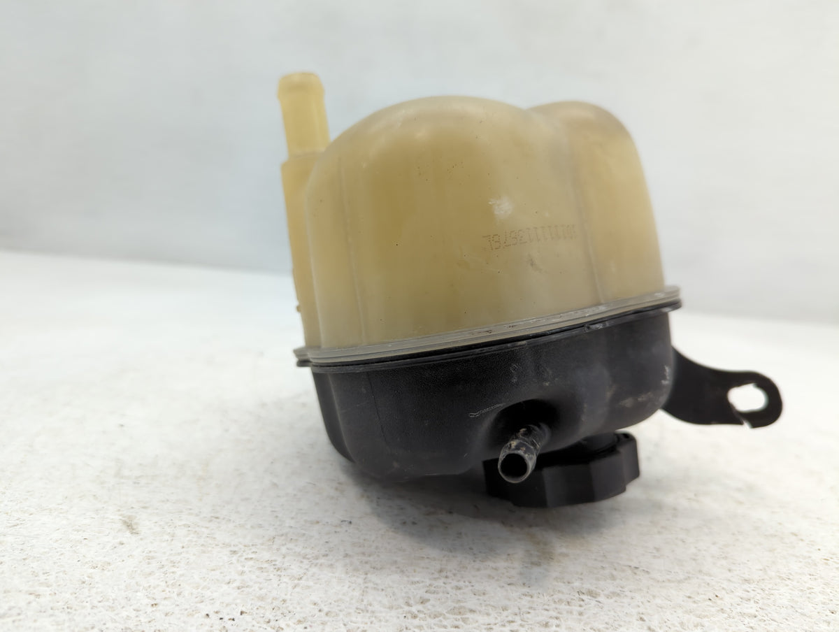 2010 Chevrolet Equinox Radiator Coolant Overflow Expansion Tank Bottle 733557 - Oemusedautoparts1.com