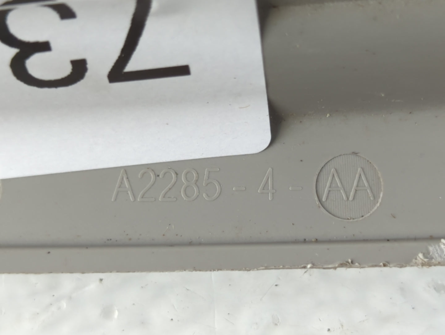 2012-2012 Chevrolet Equinox Overhead Roof Console 733587 - Oemusedautoparts1.com