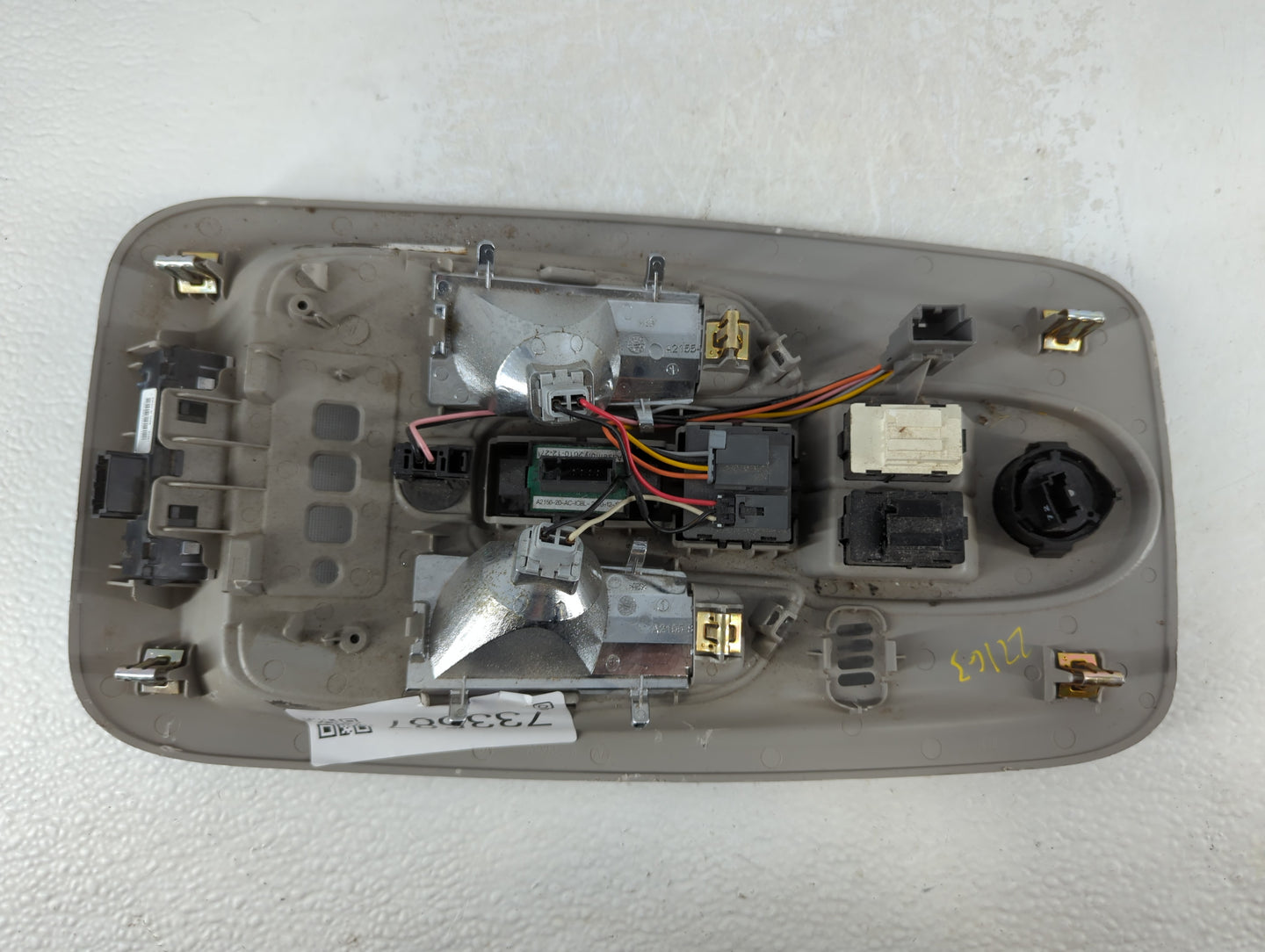 2012-2012 Chevrolet Equinox Overhead Roof Console 733587 - Oemusedautoparts1.com
