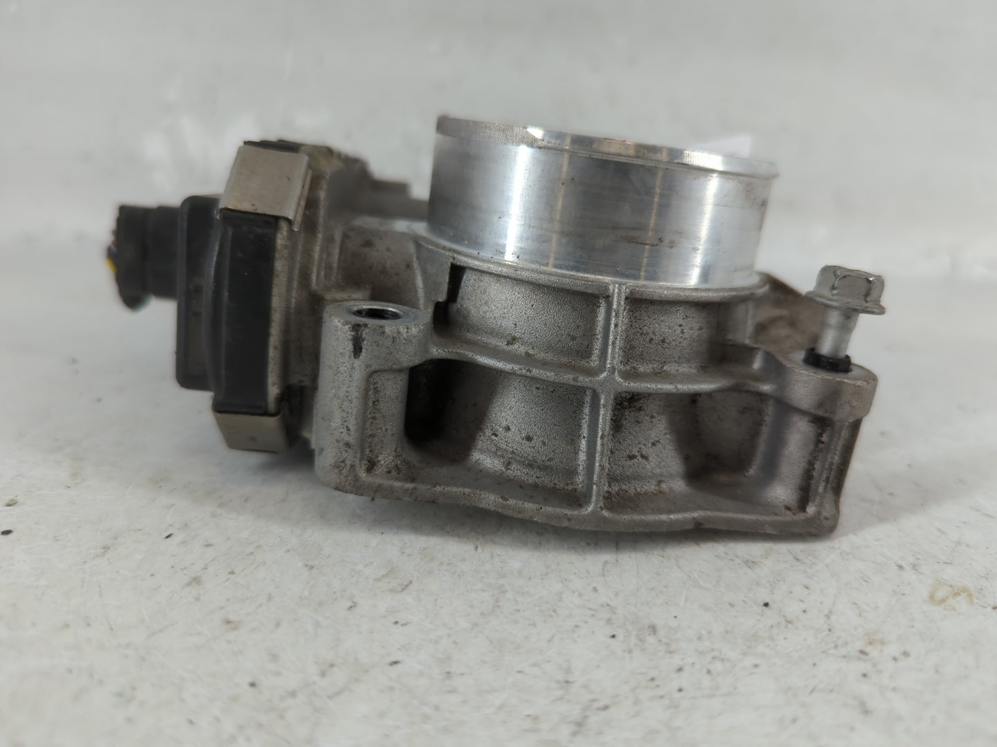 2012-2015 Chevrolet Equinox Throttle Body P/N:12632101CA Fits Fits 2012 2013 2014 2015 OEM Used Auto Parts - Oemusedautopart