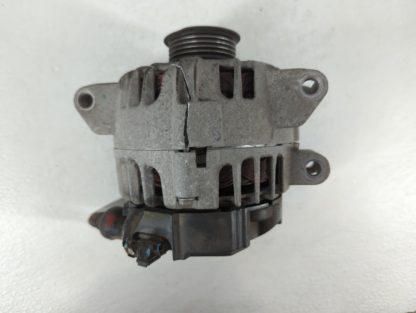 2010-2017 Chevrolet Equinox Alternator Replacement Generator Charging Assembly Engine OEM P/N:13500315 Fits OEM Used Auto Pa