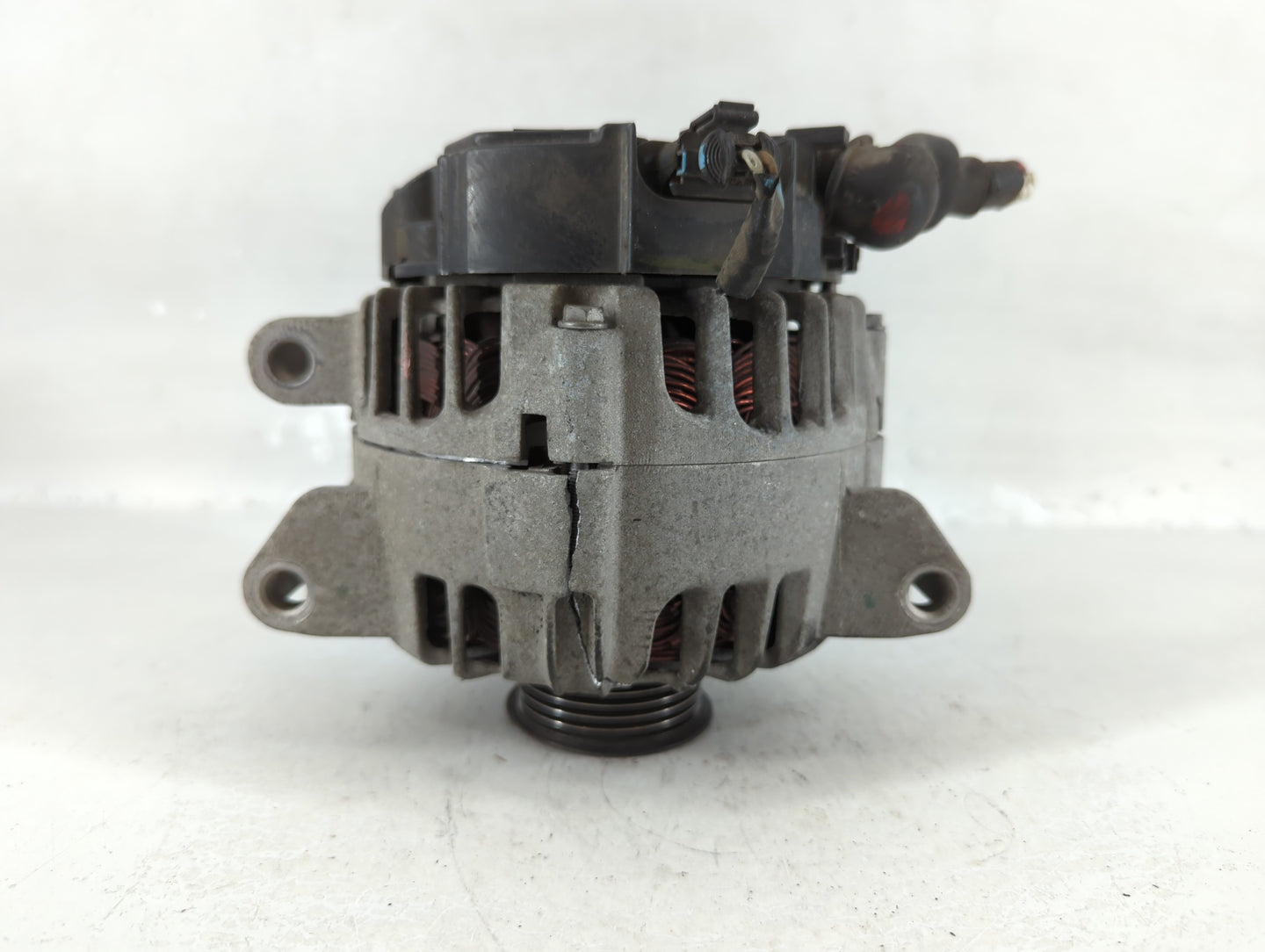 2010-2017 Chevrolet Equinox Alternator Replacement Generator Charging Assembly Engine OEM P/N:13500315 Fits OEM Used Auto Pa