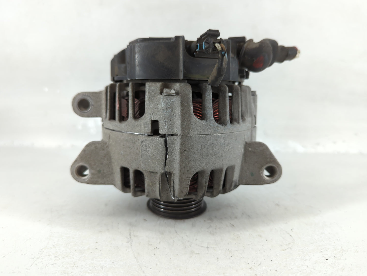 2010-2017 Chevrolet Equinox Alternator Replacement Generator Charging Assembly Engine OEM P/N:13500315 Fits OEM Used Auto Pa