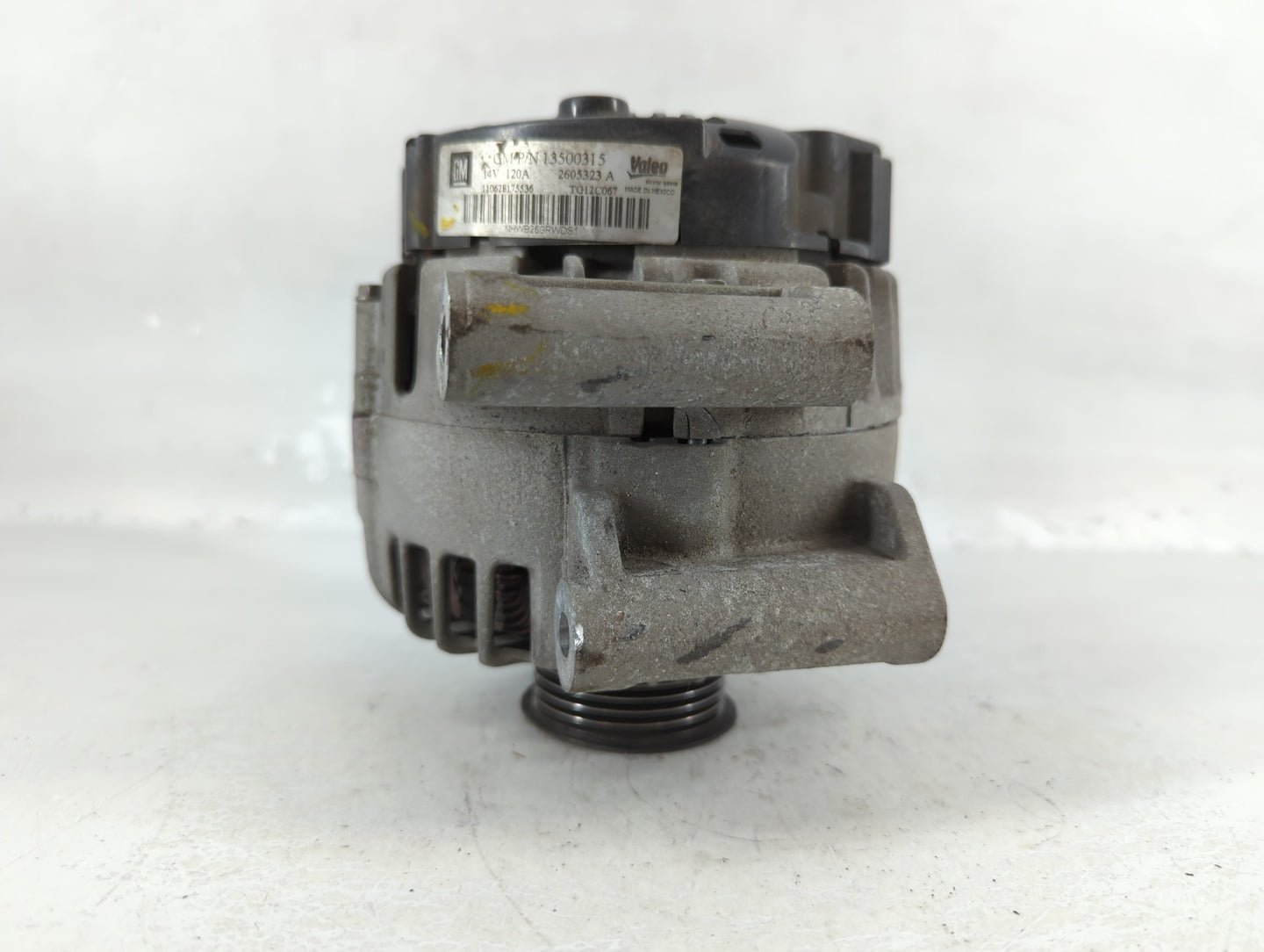 2010-2017 Chevrolet Equinox Alternator Replacement Generator Charging Assembly Engine OEM P/N:13500315 Fits OEM Used Auto Pa