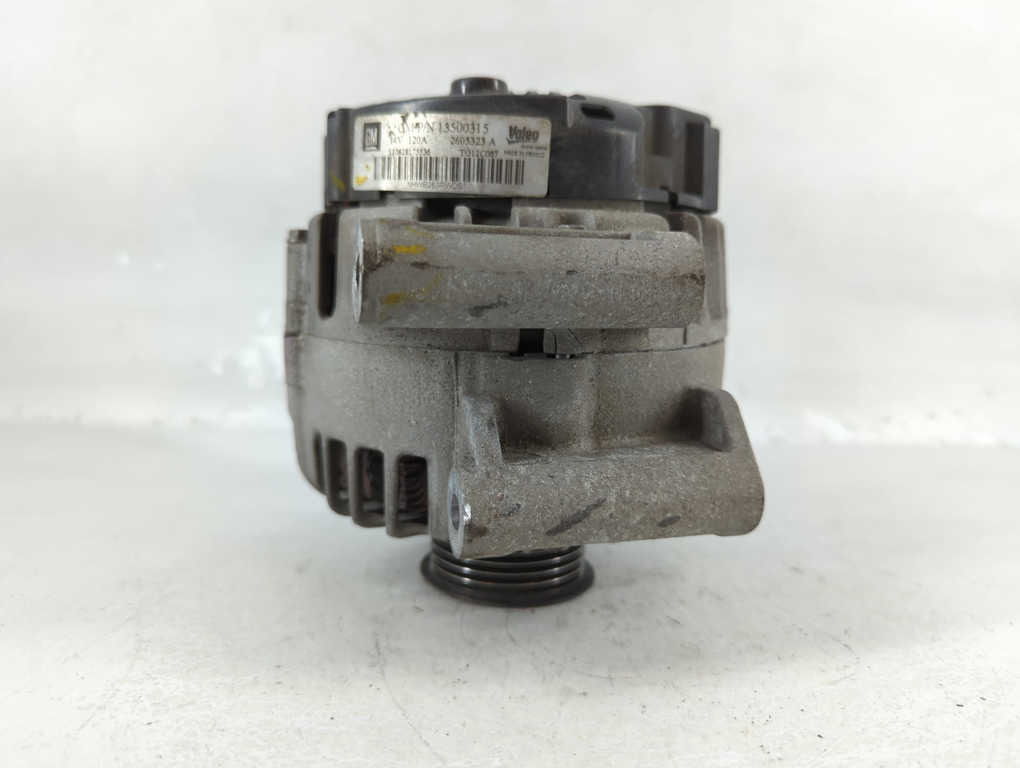 2010-2017 Chevrolet Equinox Alternator Replacement Generator Charging Assembly Engine OEM P/N:13500315 Fits OEM Used Auto Pa