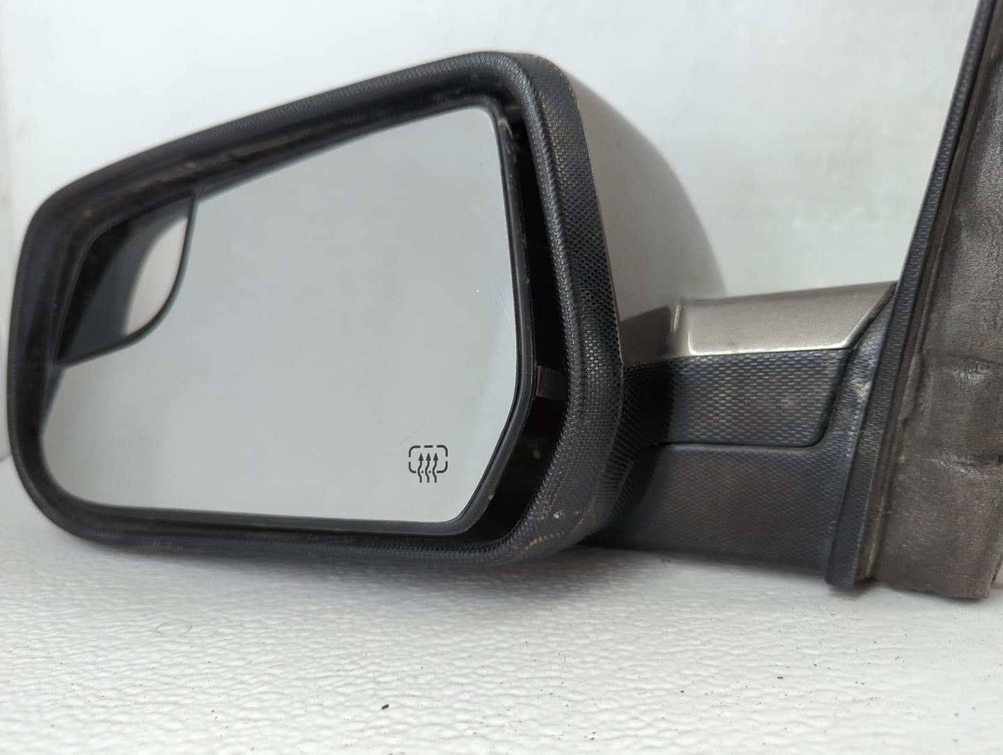 2011-2014 Chevrolet Equinox Driver Side View Mirror - Left Door Mirror OEM Used - Oemusedautoparts1.com