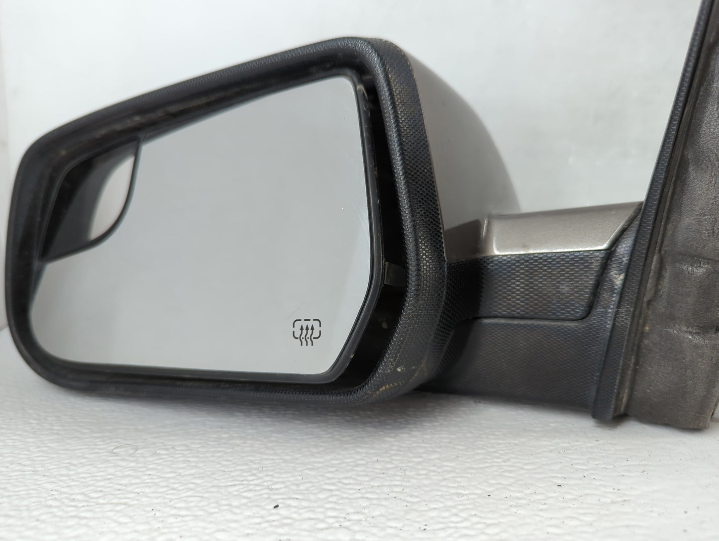 2011-2014 Chevrolet Equinox Driver Side View Mirror - Left Door Mirror OEM Used - Oemusedautoparts1.com