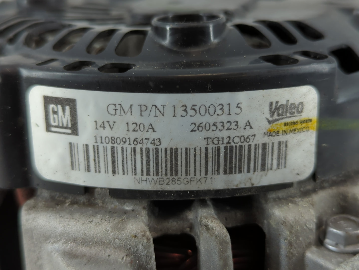 2010-2017 Chevrolet Equinox Alternator Replacement Generator Charging Assembly Engine OEM P/N:13500315 Fits OEM Used Auto Pa