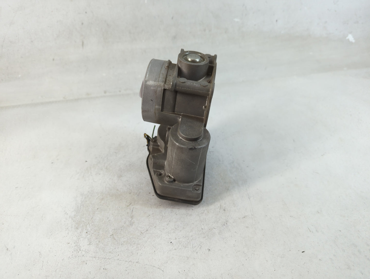 2012 Chevrolet Equinox Throttle Body P/N:113183004250 DS7E-AC Fits OEM Used Auto Parts - Oemusedautoparts1.com