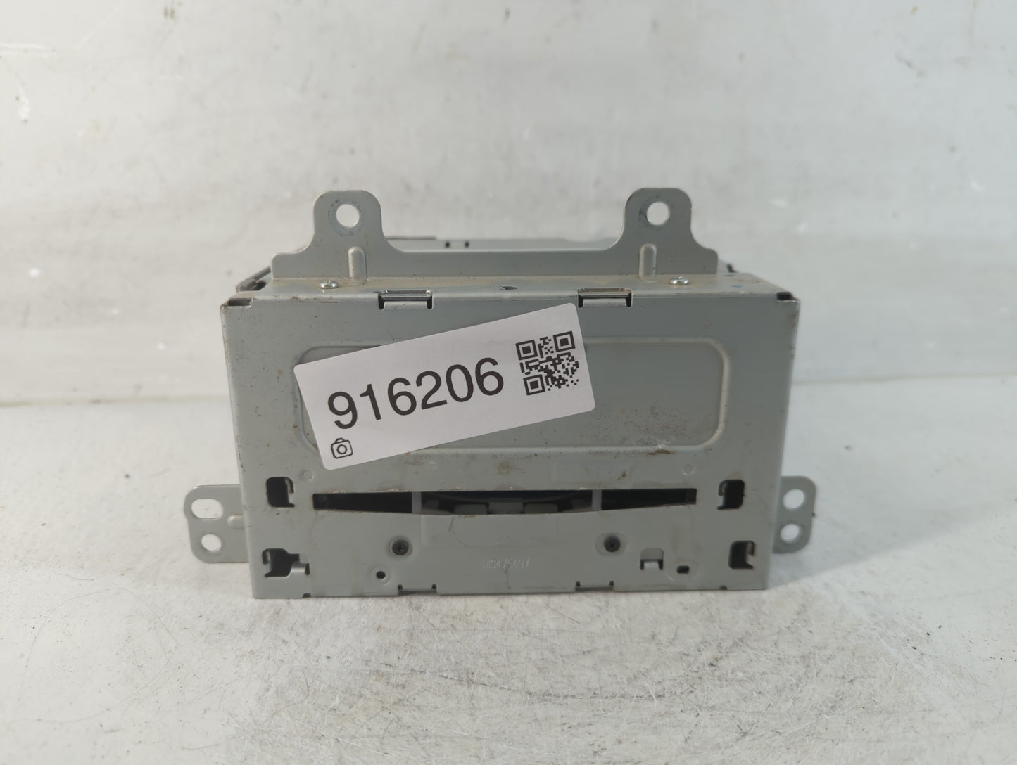 2011-2012 Chevrolet Equinox Radio AM FM Cd Player Receiver Replacement P/N:22870781 Fits Fits 2010 2011 2012 OEM Used Auto P