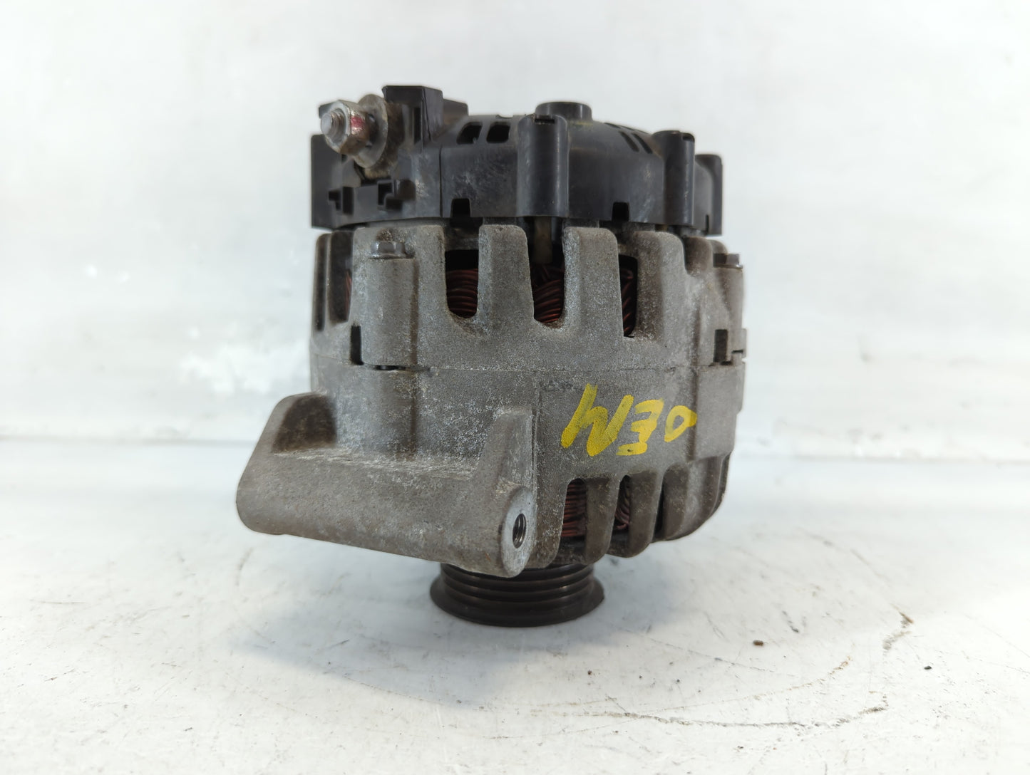 2010-2017 Chevrolet Equinox Alternator Replacement Generator Charging Assembly Engine OEM P/N:13500315 Fits OEM Used Auto Pa