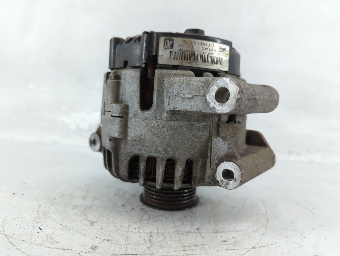 2010-2017 Chevrolet Equinox Alternator Replacement Generator Charging Assembly Engine OEM P/N:13500315 Fits OEM Used Auto Pa