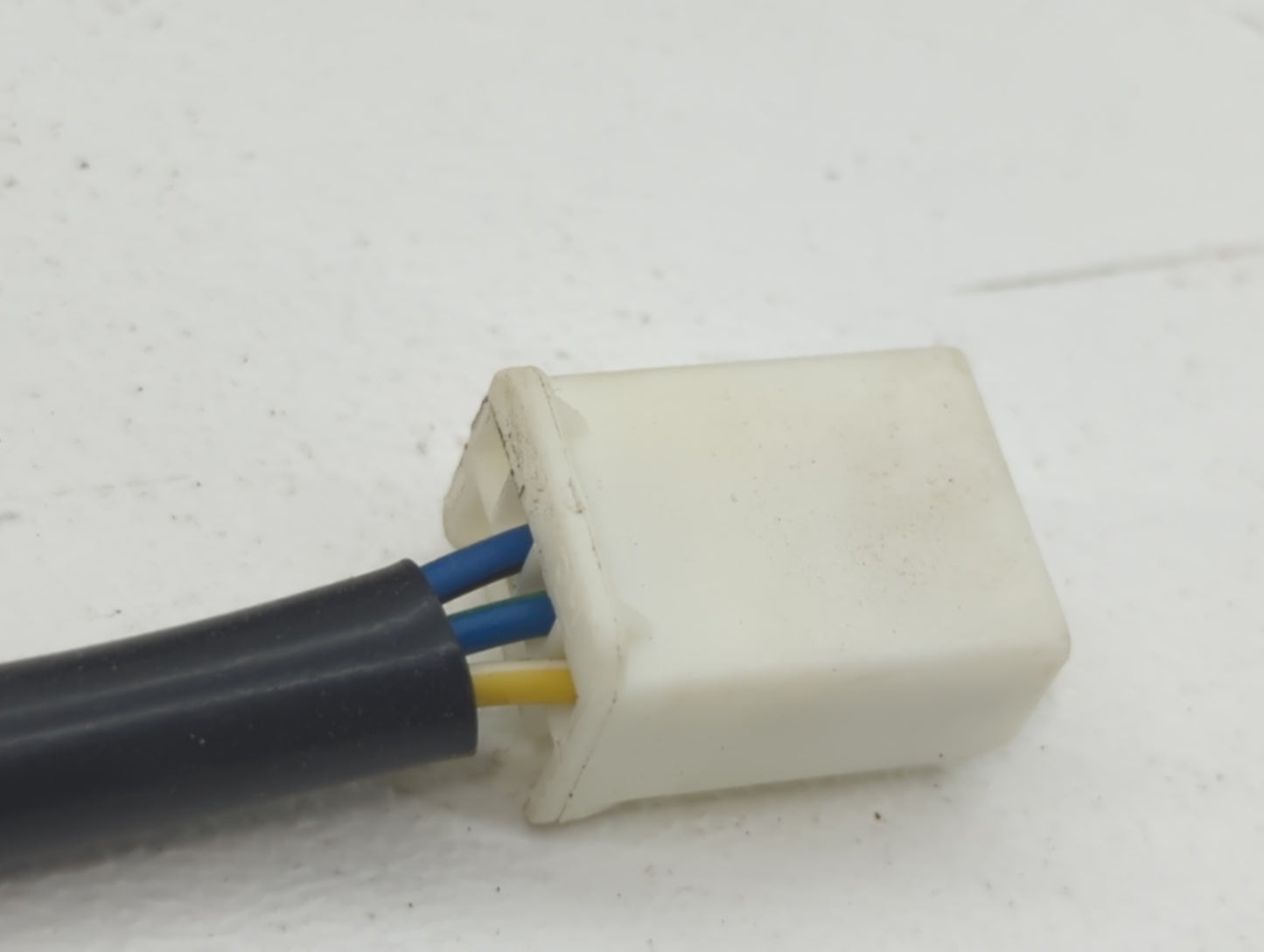 Chevrolet Express 1500 Passenger Right Side View Manual Door Mirror Black - Oemusedautoparts1.com