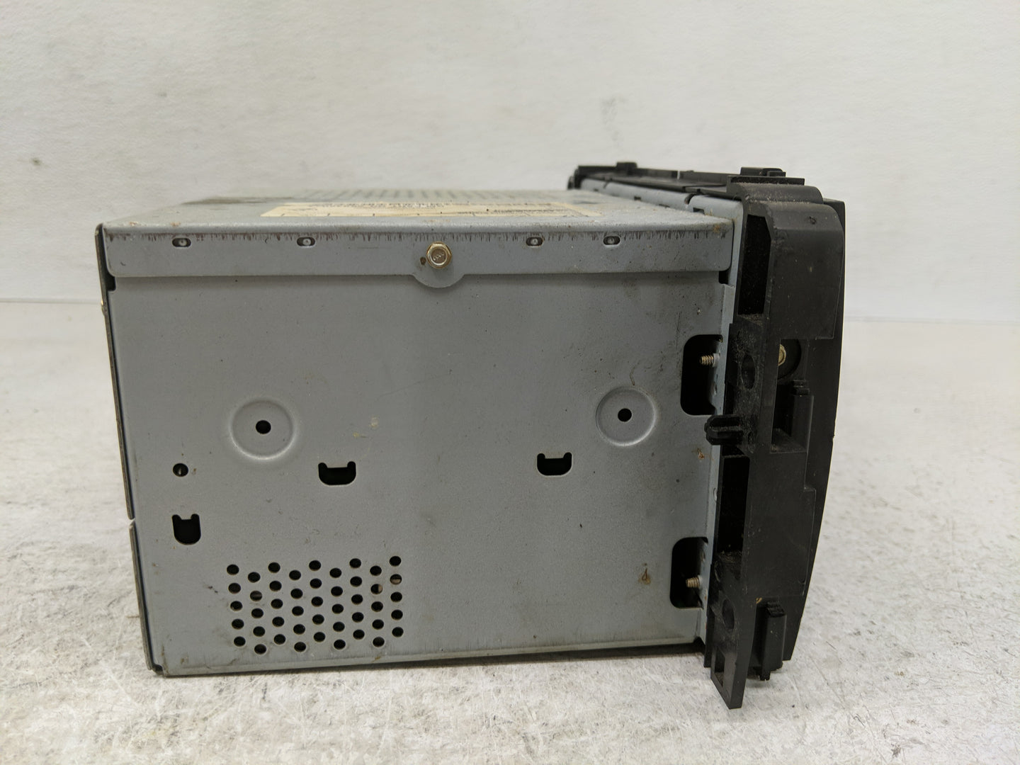 2008-2014 Chevrolet Express 2500 Radio AM FM Cd Player Receiver Replacement P/N:25942014 Fits OEM Used Auto Parts - Oemuseda