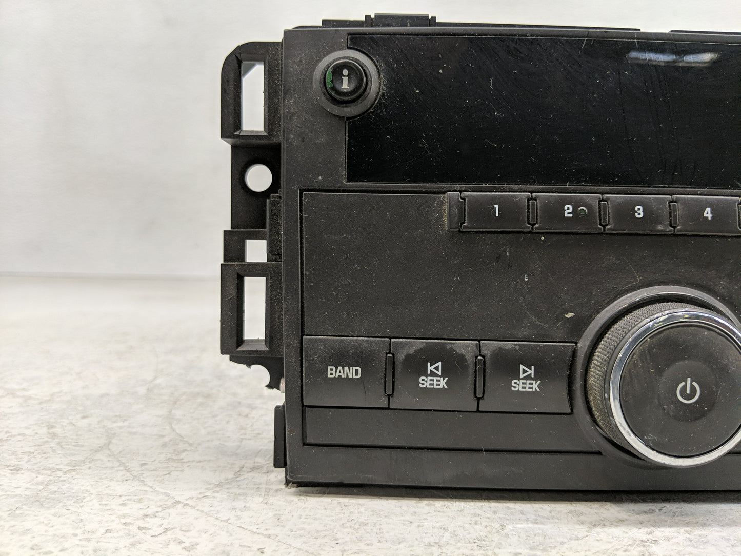 2008-2014 Chevrolet Express 2500 Radio AM FM Cd Player Receiver Replacement P/N:25942014 Fits OEM Used Auto Parts - Oemuseda