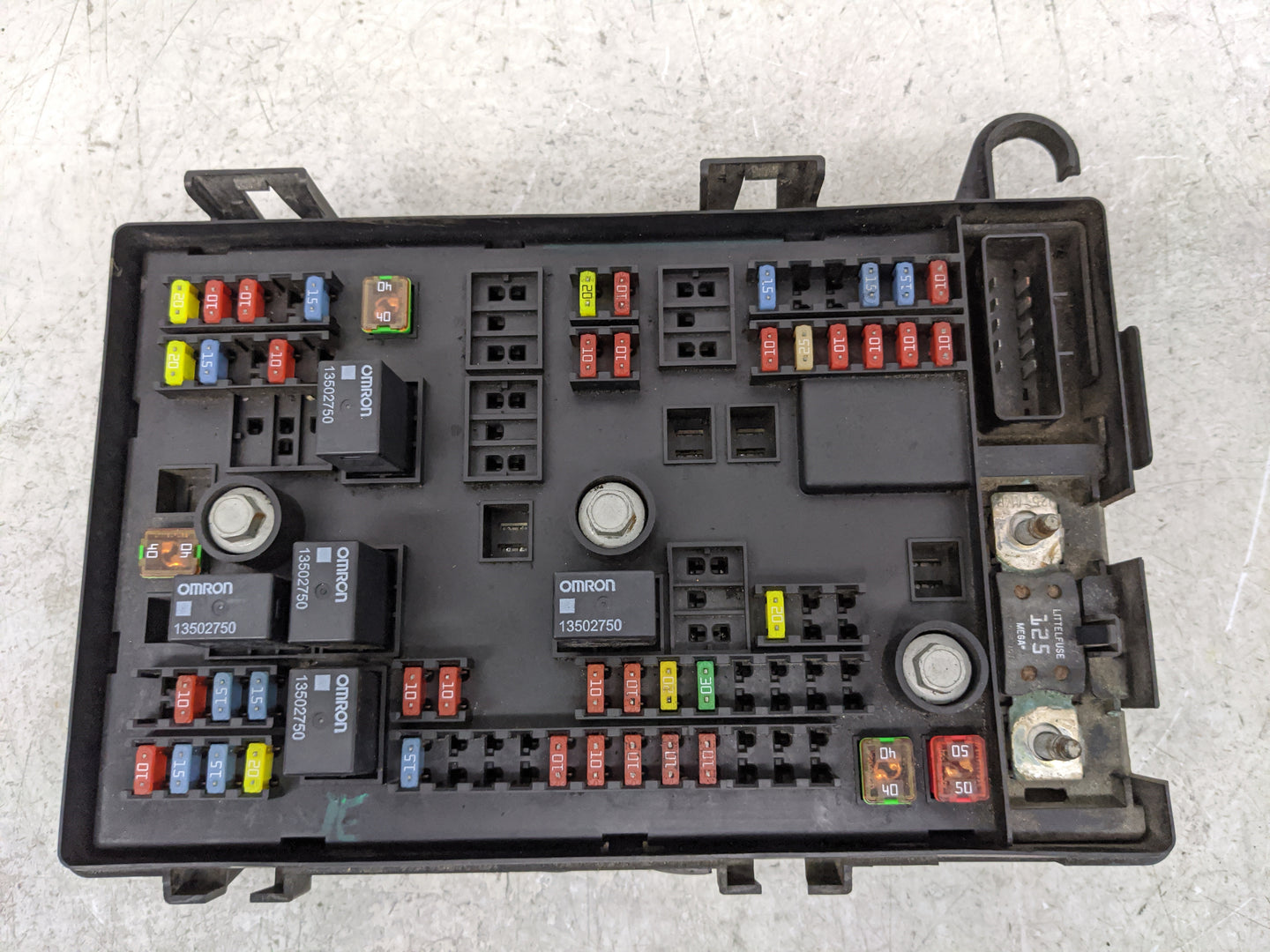 2012 Chevrolet Express 2500 Fusebox Fuse Box Panel Relay Module P/N:22741866 Fits OEM Used Auto Parts - Oemusedautoparts1.co