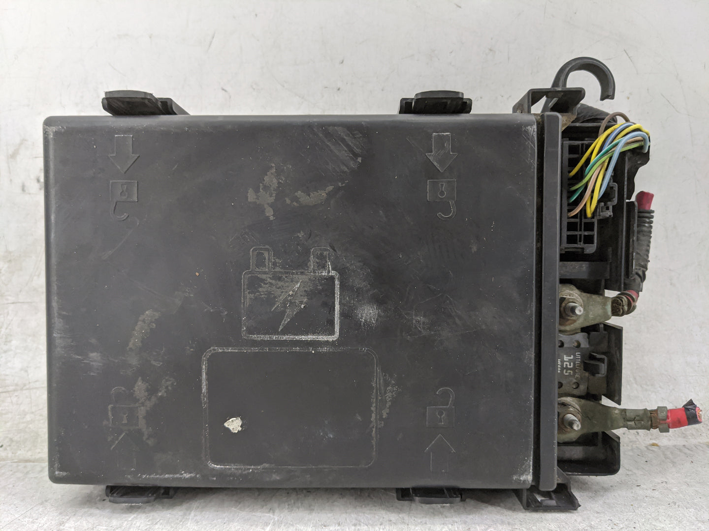 2012 Chevrolet Express 2500 Fusebox Fuse Box Panel Relay Module P/N:PA66 Fits OEM Used Auto Parts - Oemusedautoparts1.com