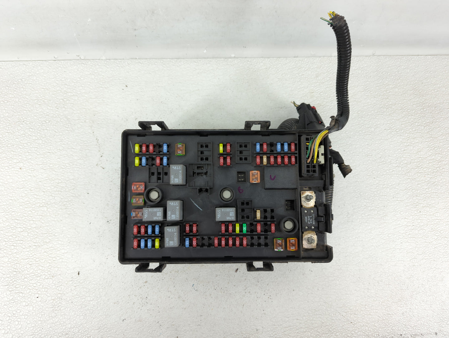 2012 Chevrolet Express 2500 Fusebox Fuse Box Panel Relay Module P/N:3B0960104 84437329, 84302104 Fits OEM Used Auto Parts - 