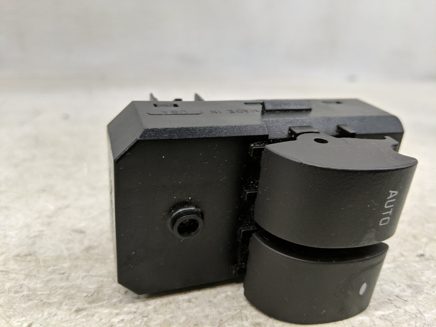 2012 Chevrolet Express 3500 Van Master Power Window Switch Replacement Driver Side Left Fits OEM Used Auto Parts - Oemusedau