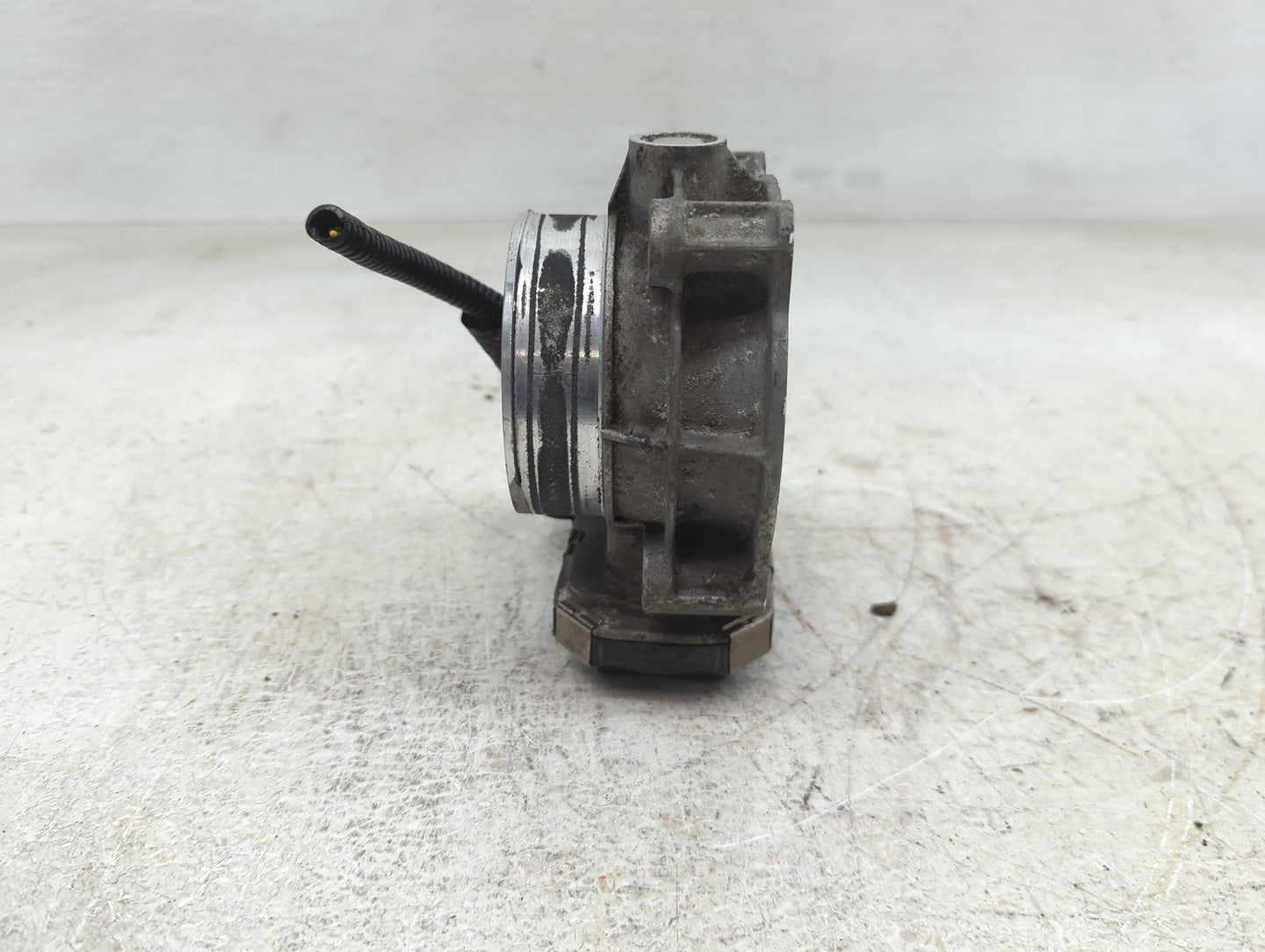 2012-2020 Chevrolet Impala Throttle Body Fits Fits 2012 2013 2014 2015 2016 2017 2018 2019 2020 2021 2022 OEM Used Auto Part