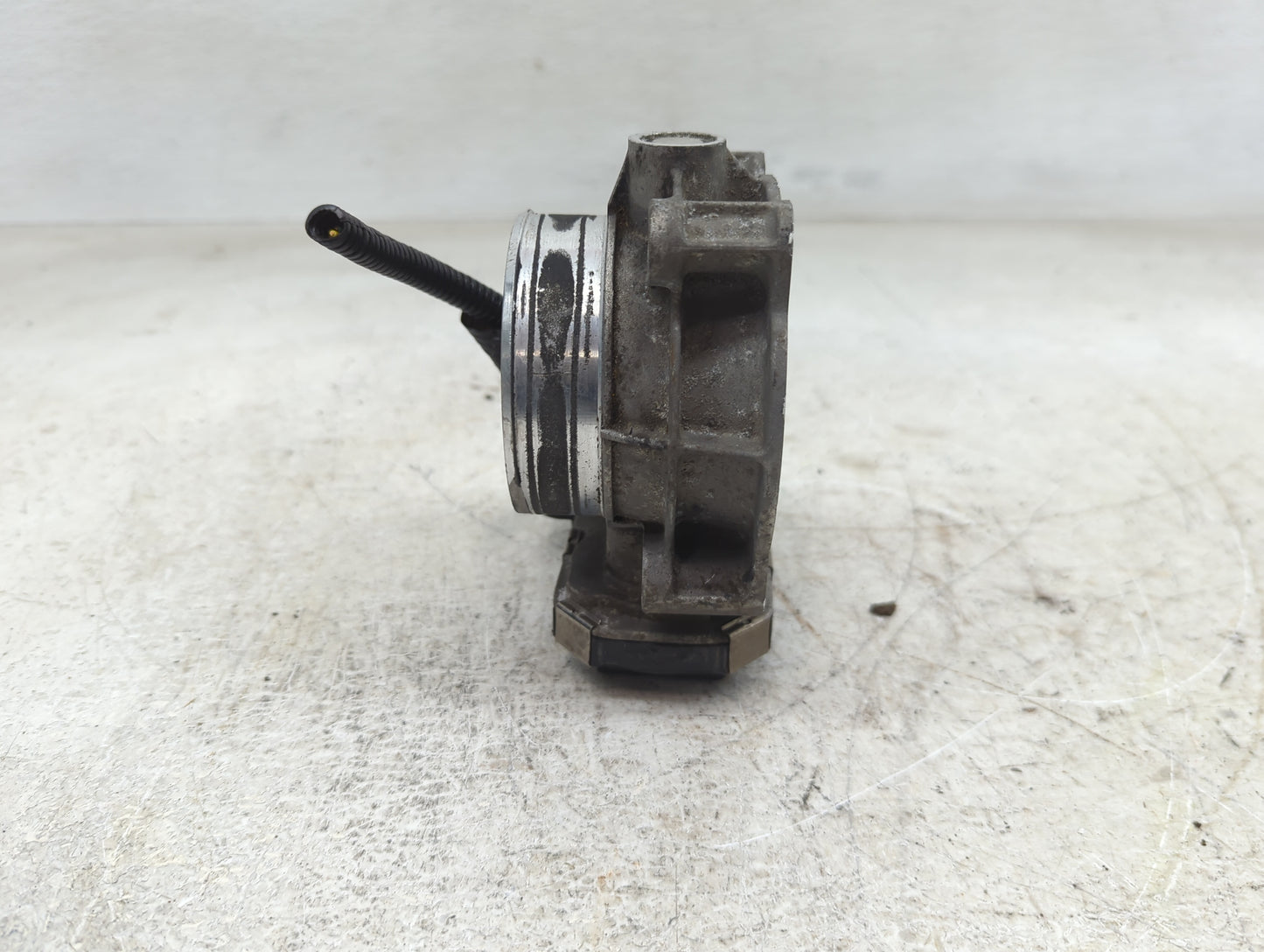 2012-2020 Chevrolet Impala Throttle Body Fits Fits 2012 2013 2014 2015 2016 2017 2018 2019 2020 2021 2022 OEM Used Auto Part