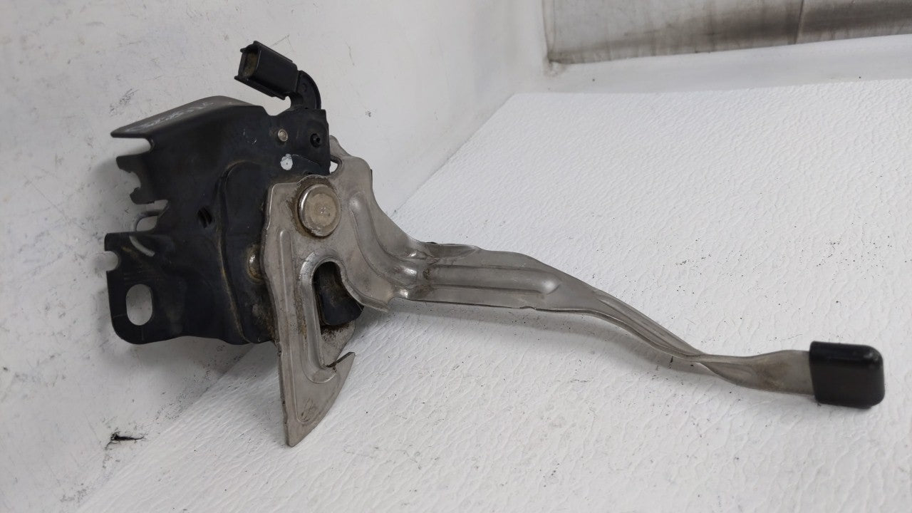 2012 Chevrolet Impala Hood Latch Assembly - Oemusedautoparts1.com