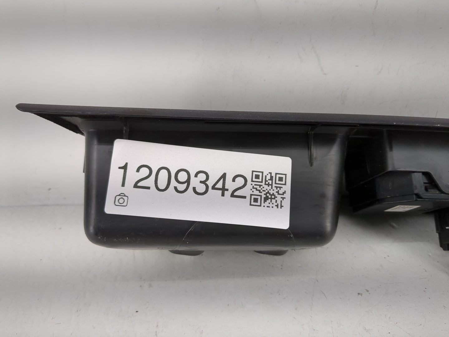 2009-2016 Chevrolet Impala Master Power Window Switch Replacement Driver Side Left P/N:25828893 Fits OEM Used Auto Parts - O