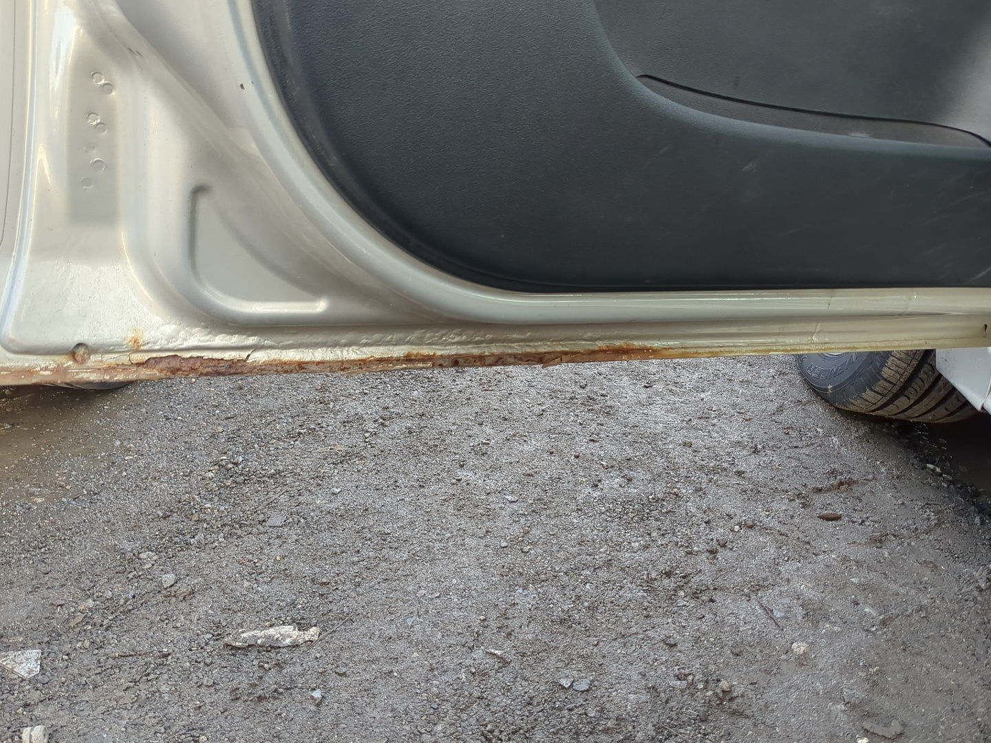2006-2016 Chevrolet Impala Driver Front Door Oem 1239192 - Oemusedautoparts1.com
