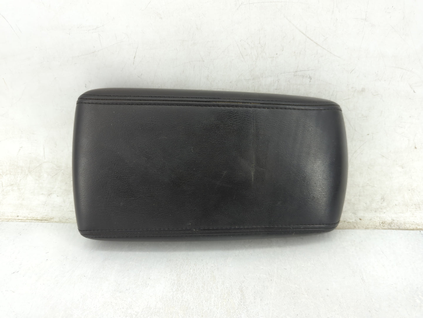 2007-2016 Chevrolet Impala Center Console Armrest Cover Lid P/N:15281370 Fits OEM Used Auto Parts - Oemusedautoparts1.com