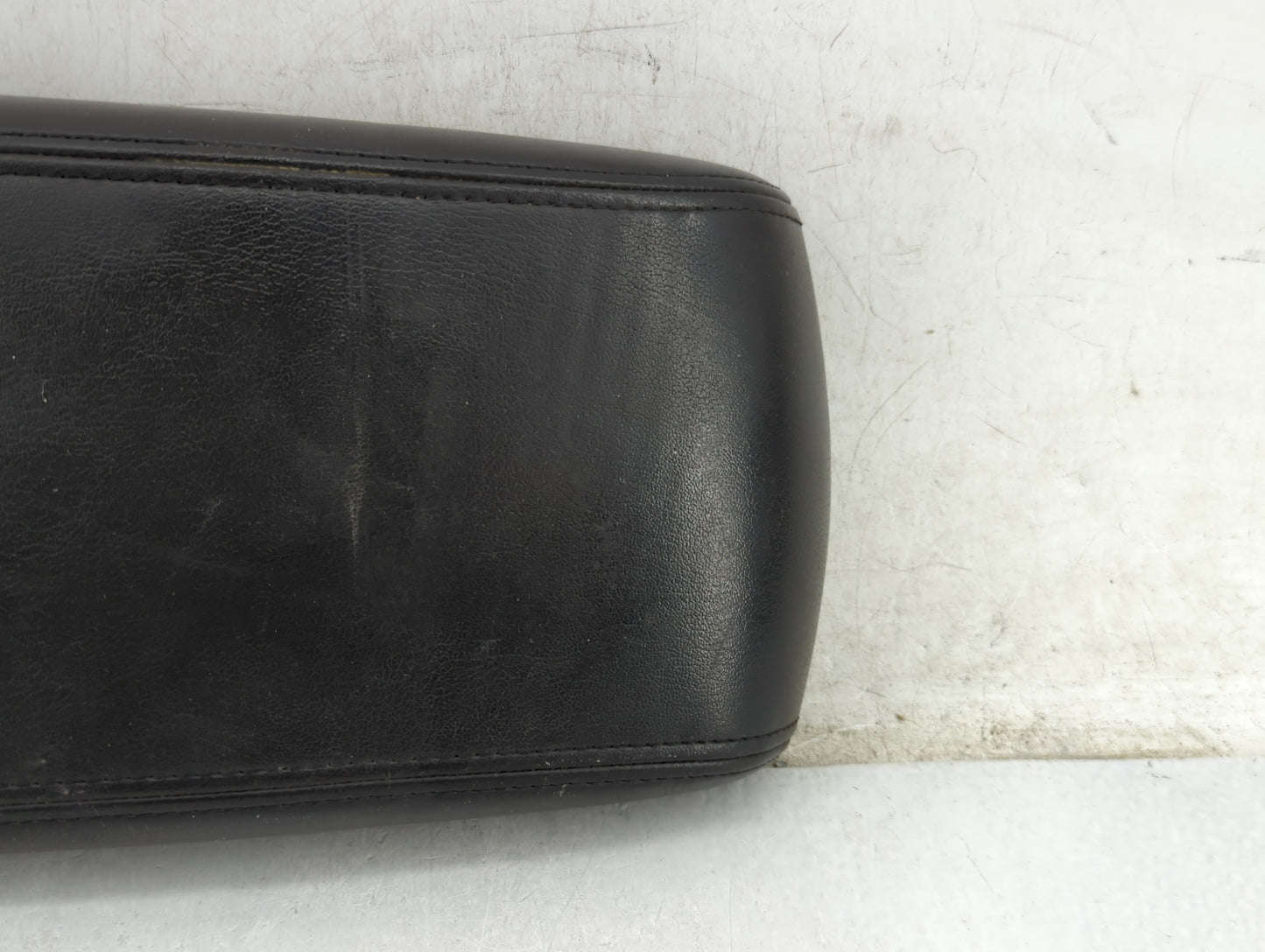 2007-2016 Chevrolet Impala Center Console Armrest Cover Lid P/N:15281370 Fits OEM Used Auto Parts - Oemusedautoparts1.com
