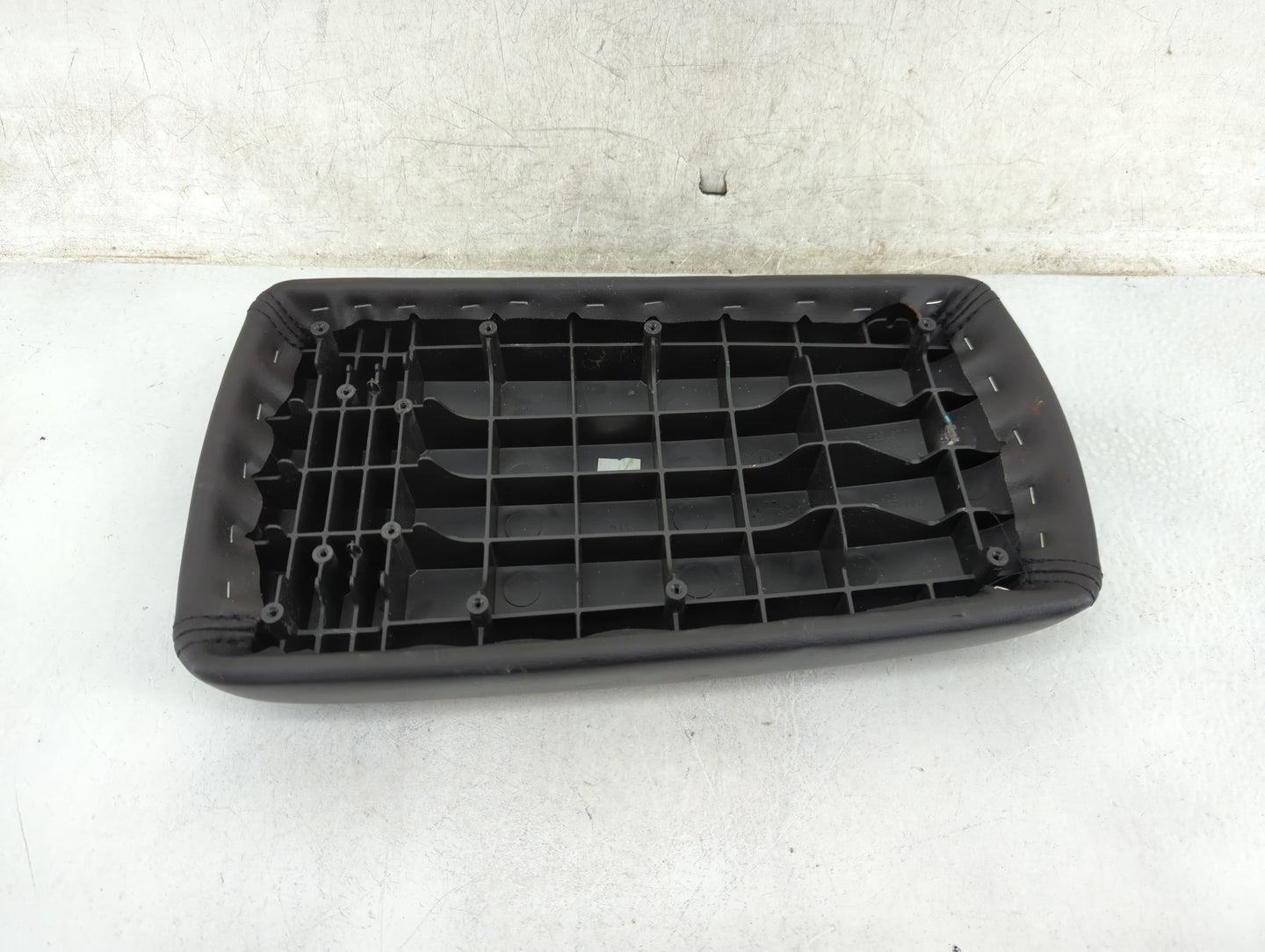 2007-2016 Chevrolet Impala Center Console Armrest Cover Lid P/N:15281370 Fits OEM Used Auto Parts - Oemusedautoparts1.com