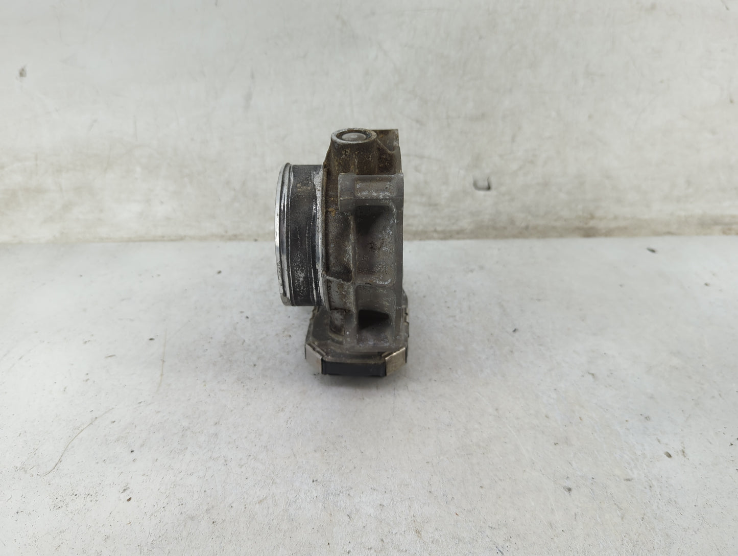 2012-2020 Chevrolet Impala Throttle Body Fits Fits 2012 2013 2014 2015 2016 2017 2018 2019 2020 2021 2022 OEM Used Auto Part