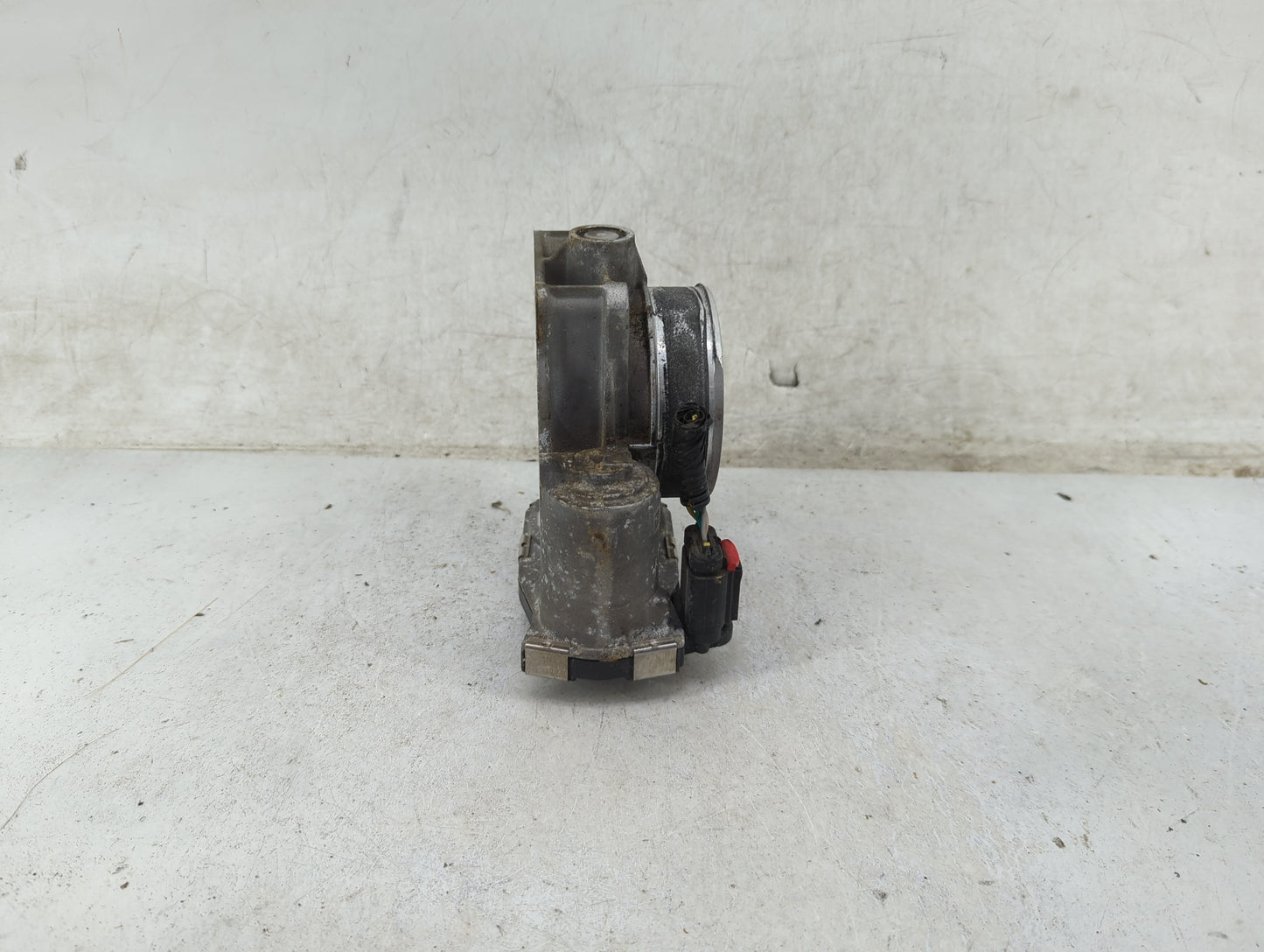 2012-2020 Chevrolet Impala Throttle Body Fits Fits 2012 2013 2014 2015 2016 2017 2018 2019 2020 2021 2022 OEM Used Auto Part