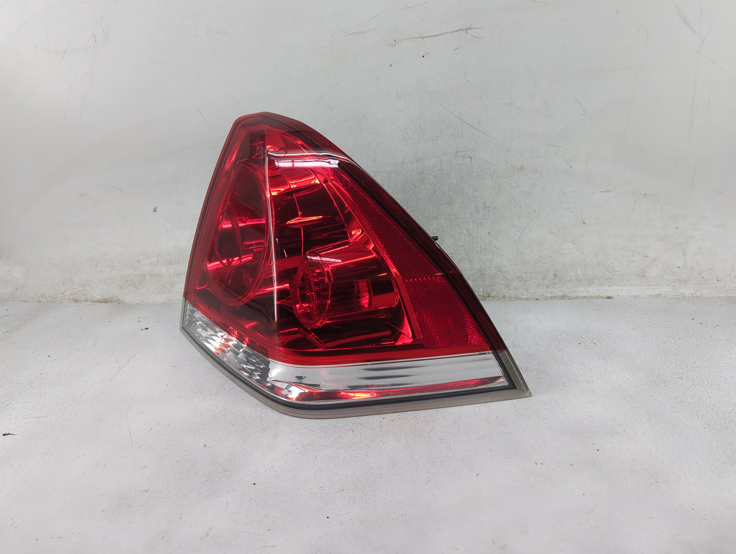 2006-2016 Chevrolet Impala Tail Light Assembly Passenger Right OEM Fits OEM Used Auto Parts - Oemusedautoparts1.com