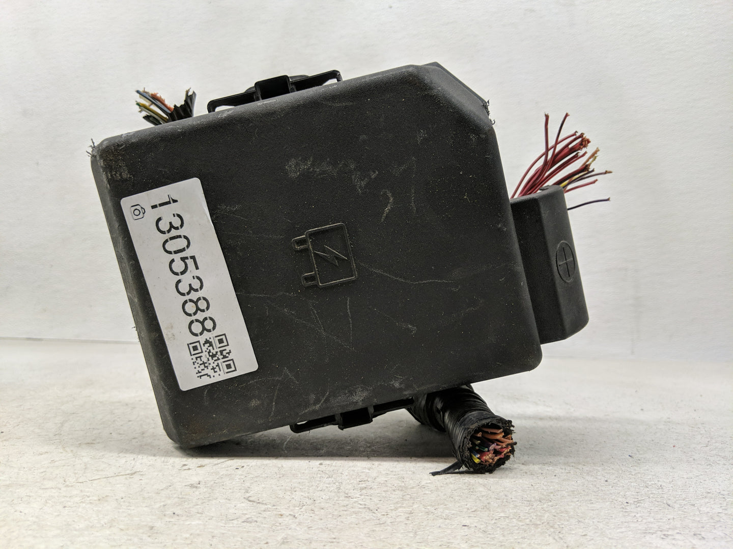 2012-2016 Chevrolet Impala Fusebox Fuse Box Panel Relay Module P/N:13786621 Fits Fits 2012 2013 2014 2015 2016 OEM Used Auto